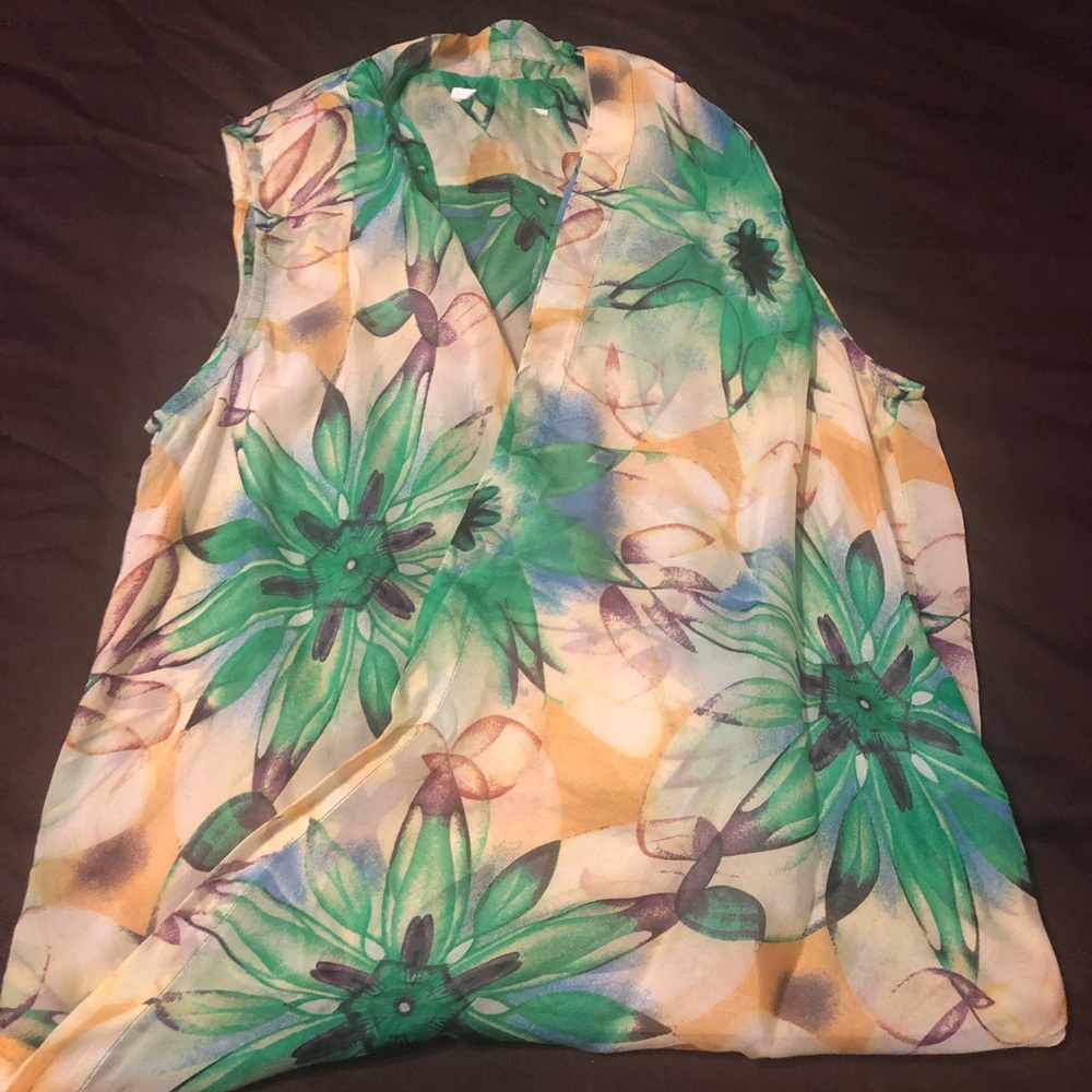 Boutique silk flower top